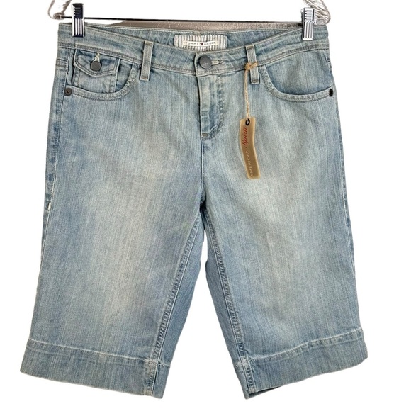 Tommy Hilfiger Light Wash Denim Cropped Jeans Factory Thigh Fade Flag Logo Sz. 8 - Picture 1 of 12